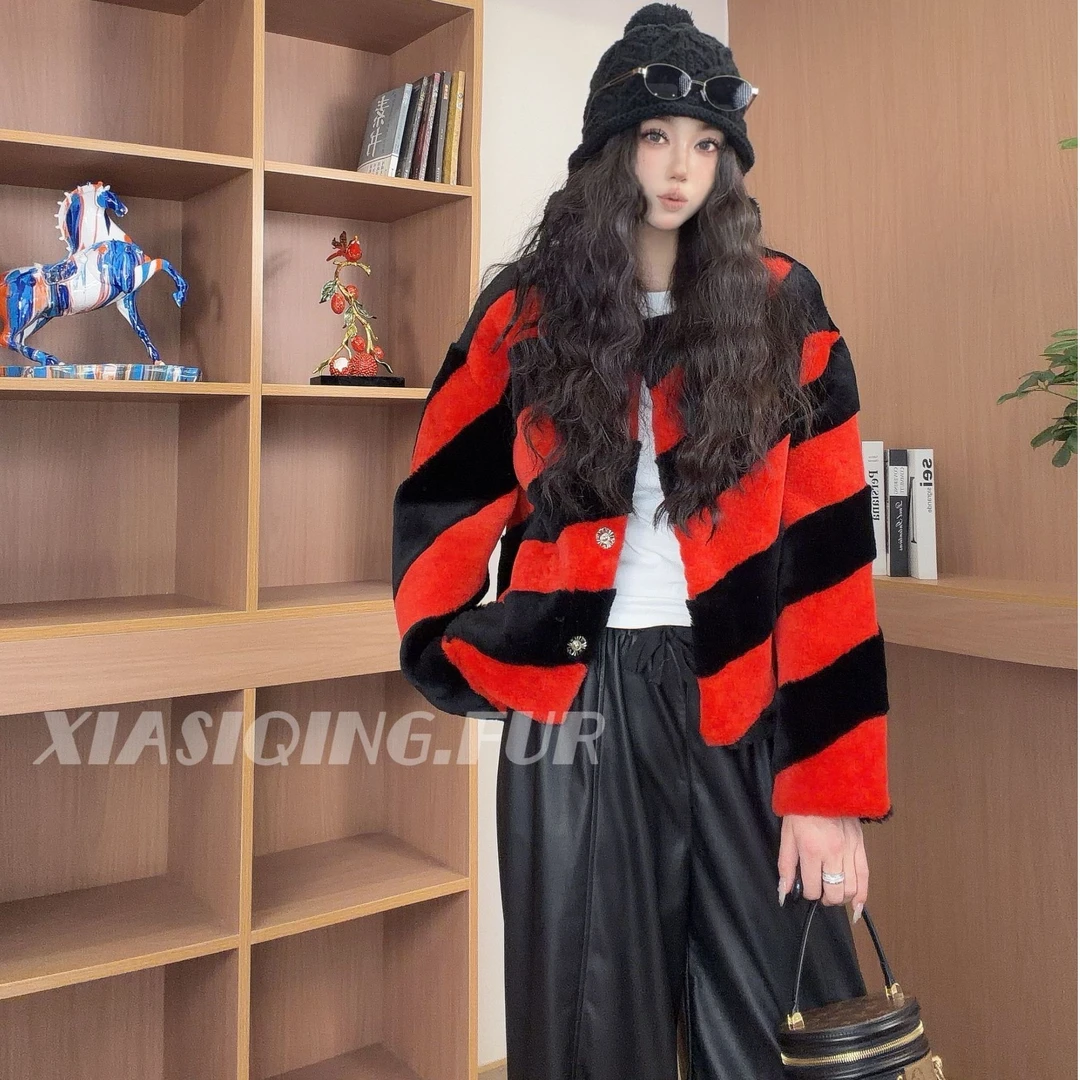 【晴晴推荐】XIASIQING｜25FW 251061 新款时尚条纹皮毛一体外套