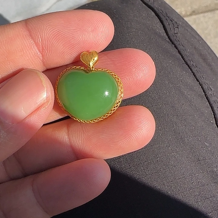 和田玉（碧玉）18K金镶嵌颈饰