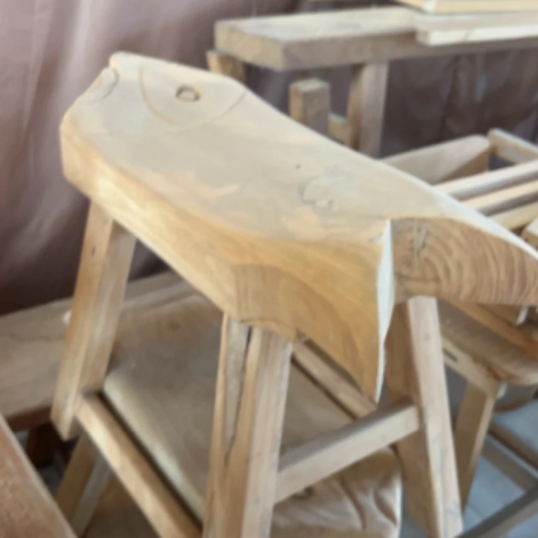 北方老榆木小凳子白茬已经修补打磨