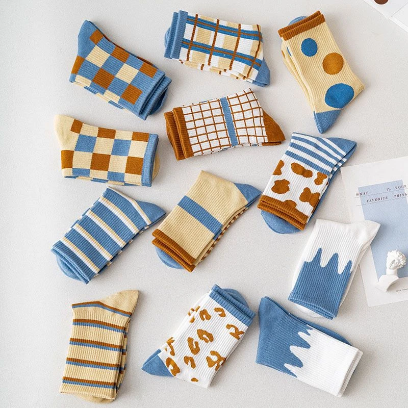 韩版中筒袜女四季百搭学院风格子条纹潮流袜子