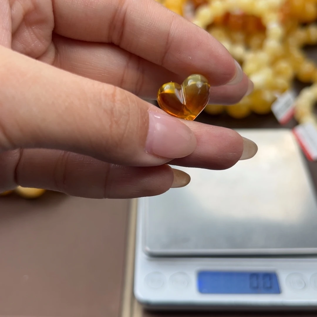 琥珀未镶嵌珠宝奇石