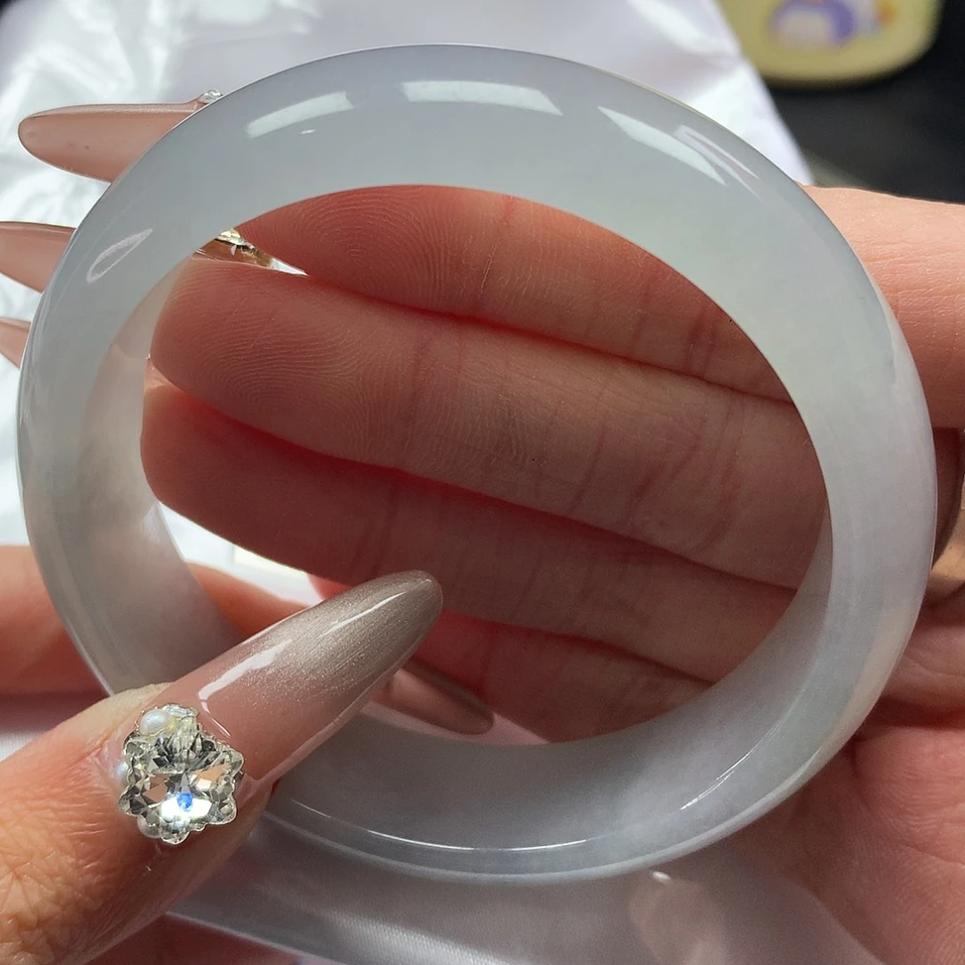 翡翠手镯未镶嵌58圈