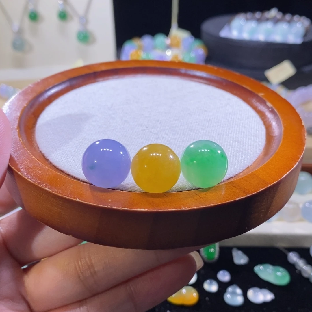 翡翠未镶嵌颈饰浓三彩圆珠卡14+