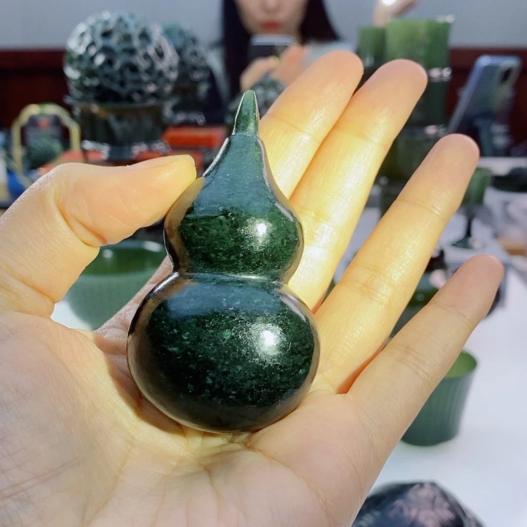 未镶嵌和田玉（青玉）摆件