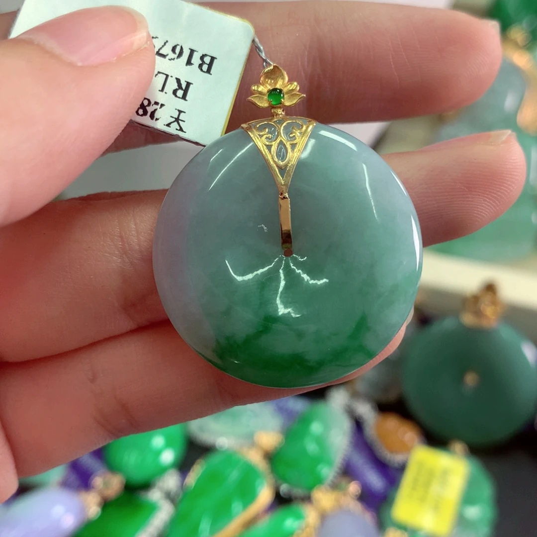 翡翠18K金镶嵌颈饰