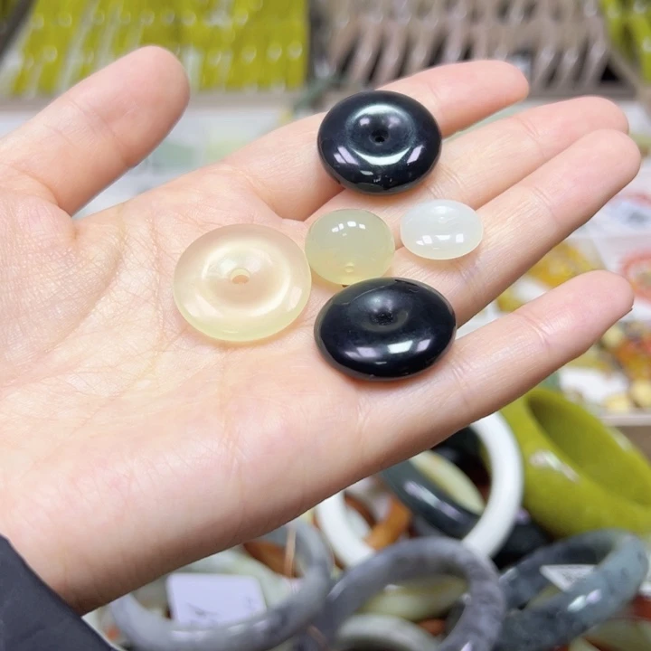 未镶嵌蛇纹石玉手链