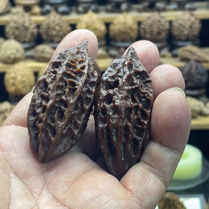 哈***哈文玩核桃把件东北核桃