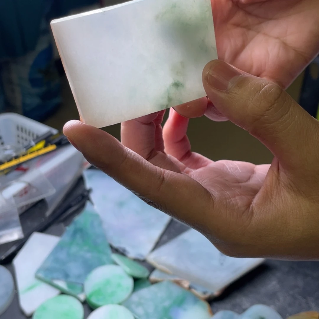 未镶嵌定制翡翠文**哥包工