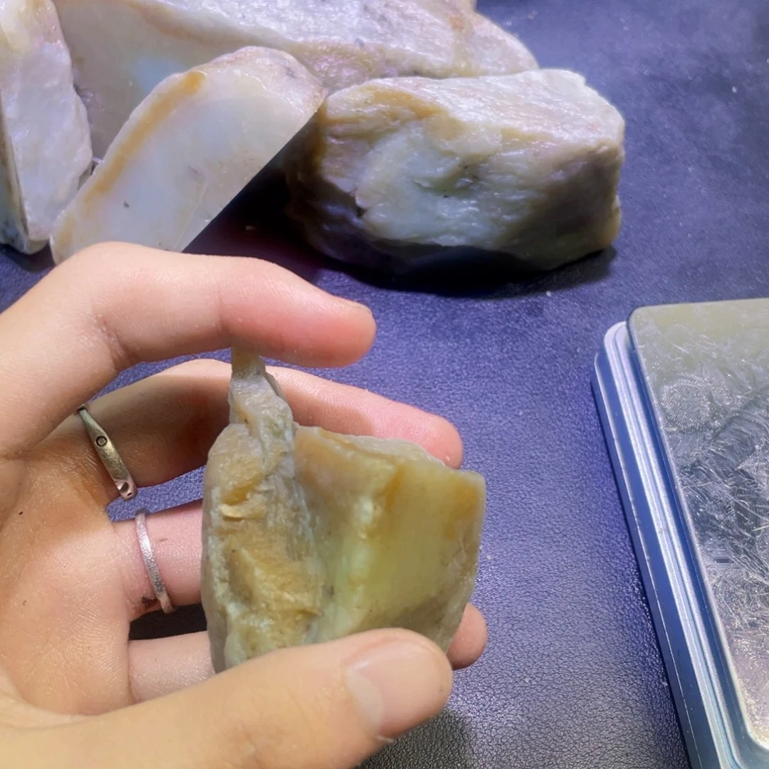 未镶嵌和田玉珠宝半成品