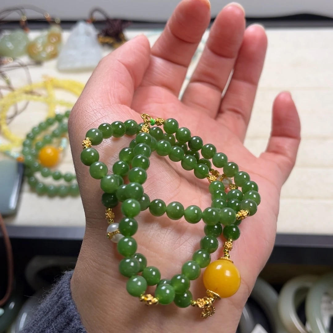 小***虹和田玉（碧玉）未镶嵌项链