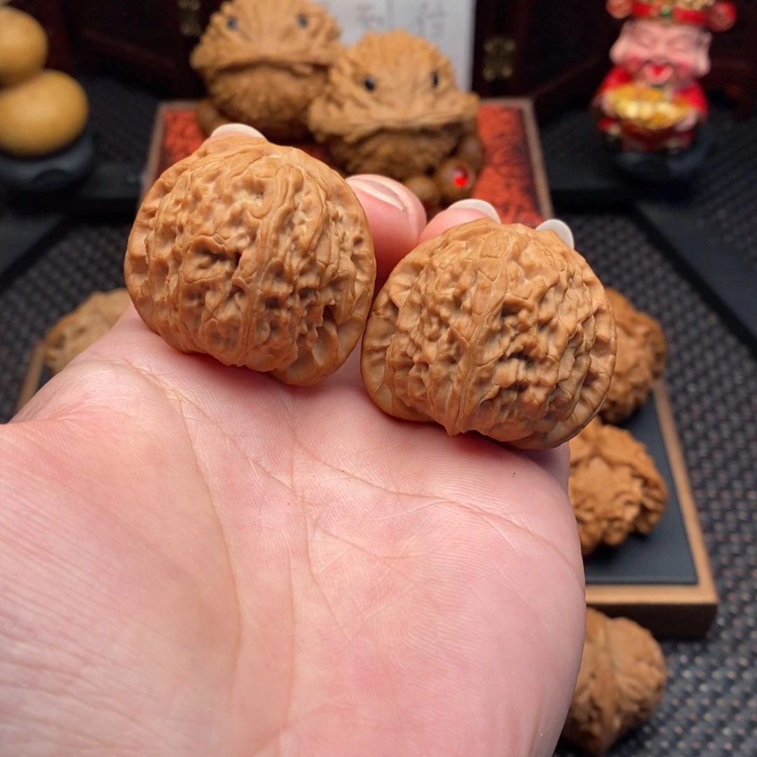 把件文玩核桃全品白茬白狮子39尺