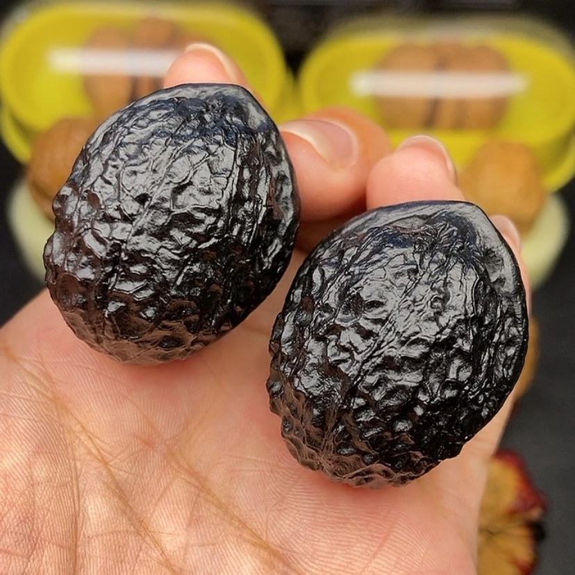 【闪购商品】文玩核桃手串37尺地闷蟒纹龙蛋