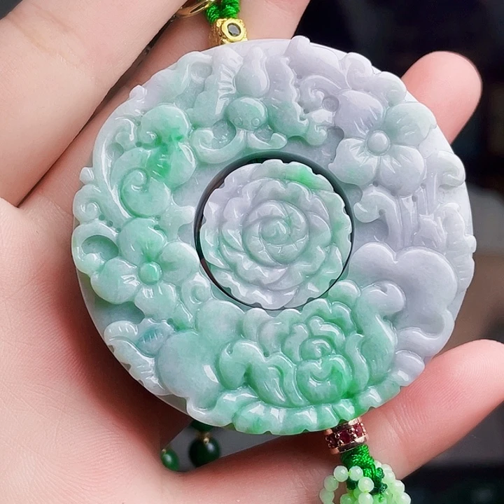 翡翠未镶嵌颈饰多样性