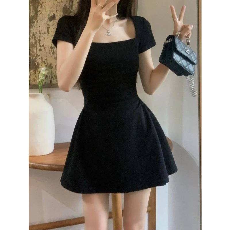 法式法式纯欲小众白色连衣裙女夏季2025新款修身显瘦包臀收腰小白