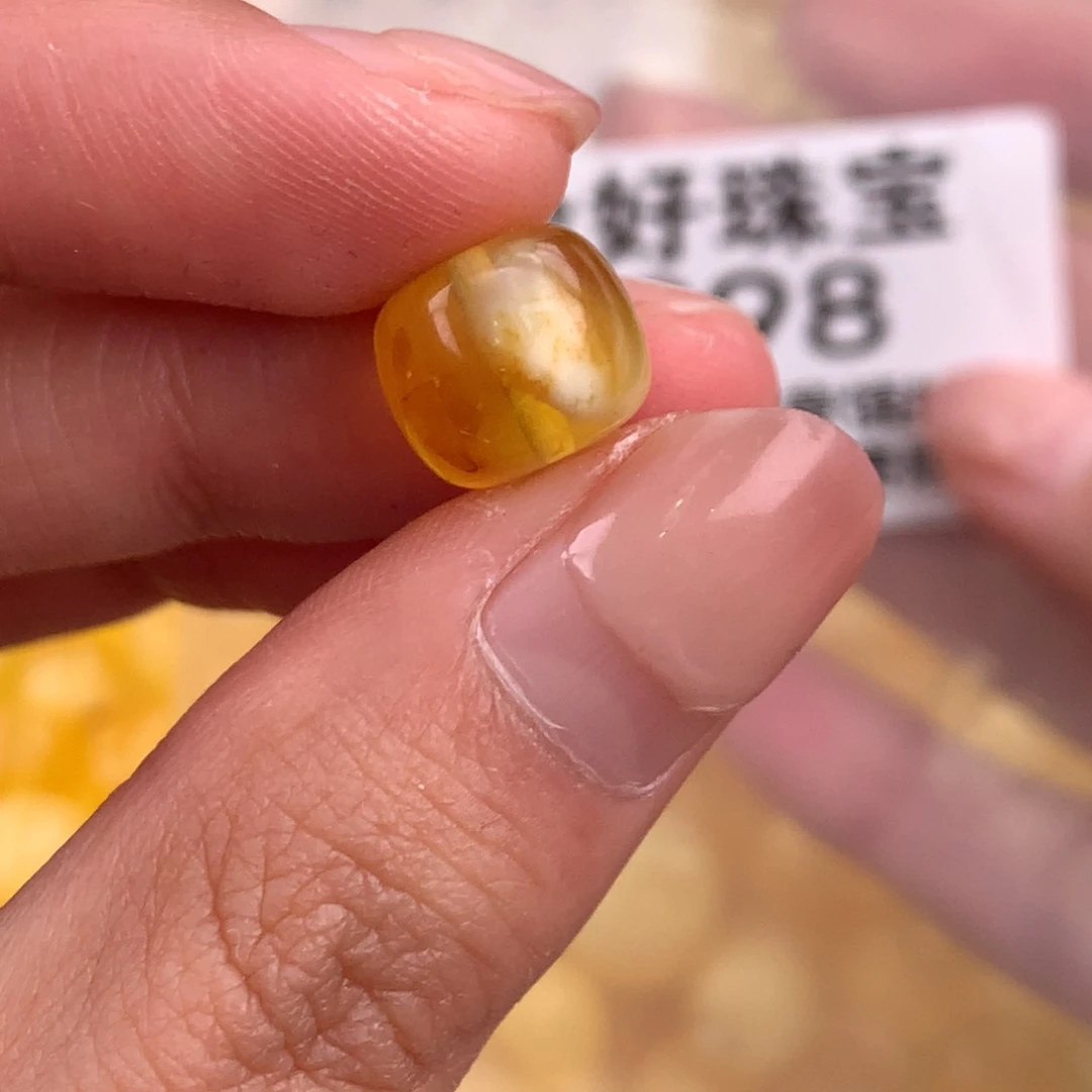 琥珀未镶嵌珠宝奇石10.7沁色