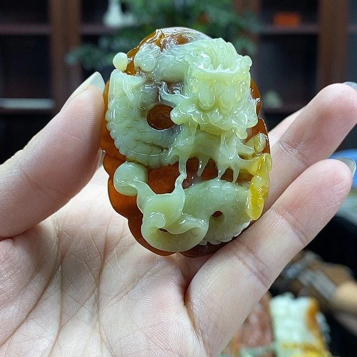 花***半蛇纹石玉未镶嵌颈饰