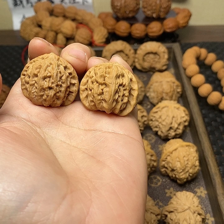 文玩核桃吊坠鼎**计核桃