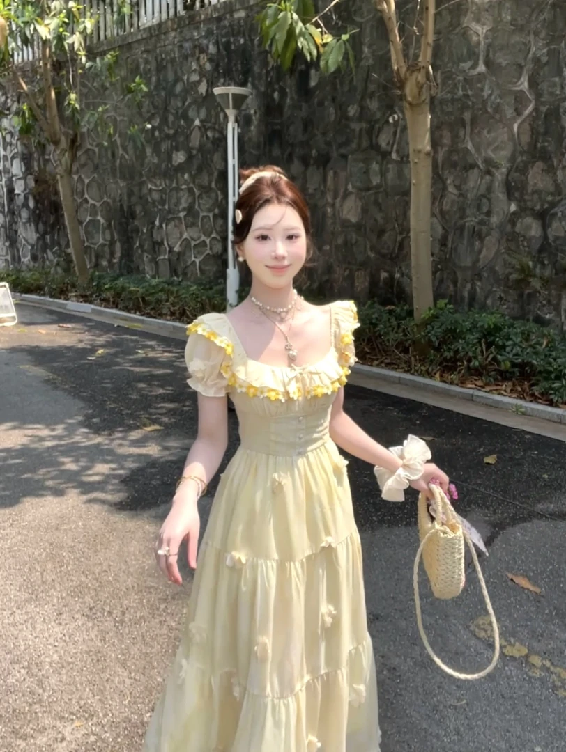 【雏菊之吻】可爱甜美风法式纯欲甜美显瘦小飞袖连衣长裙