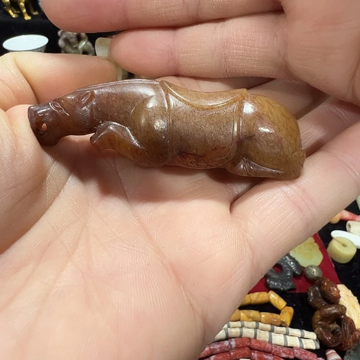 透闪石质玉未镶嵌挂件