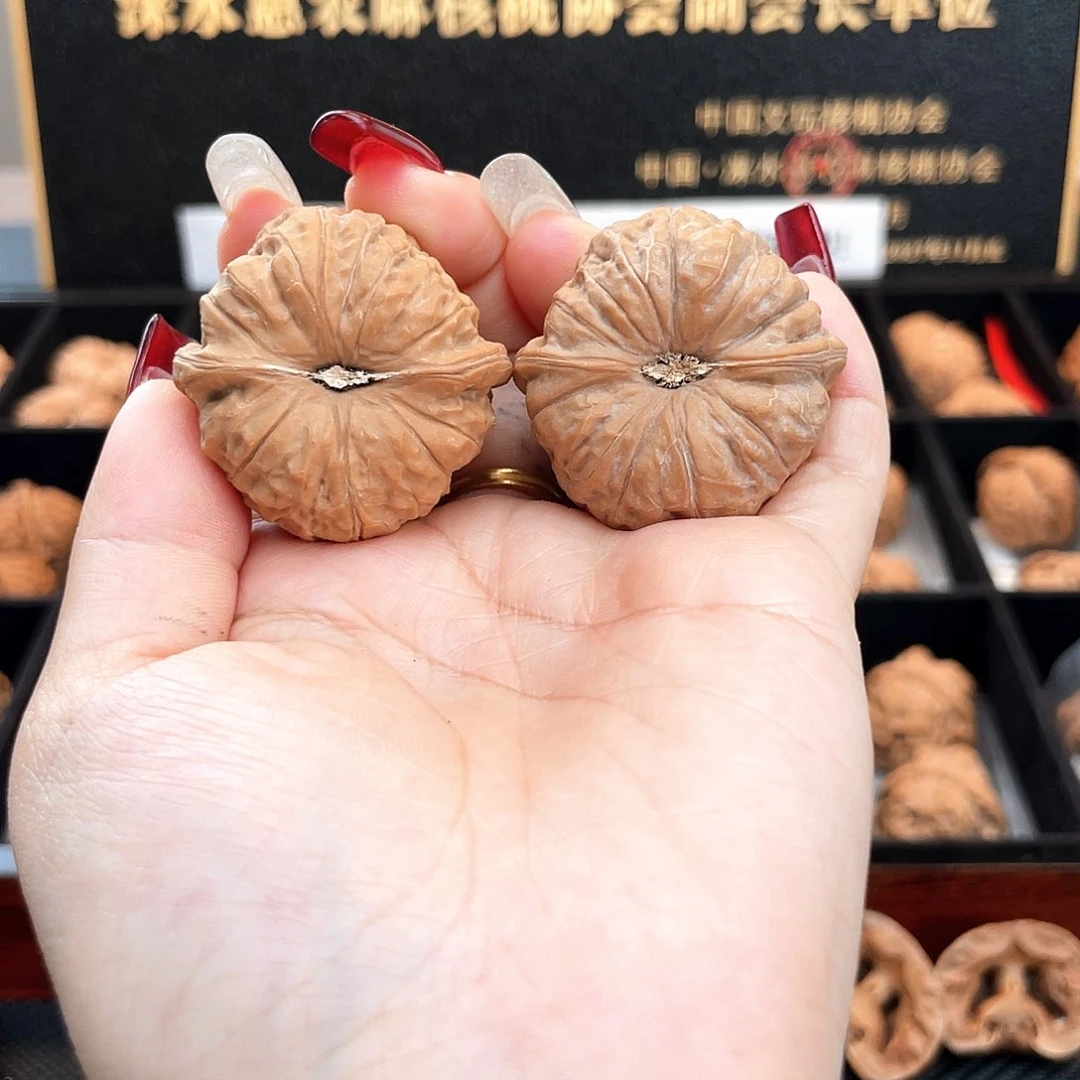 把件文玩核桃37南瓜稀有尺寸三角桩正圆深凹S3701
