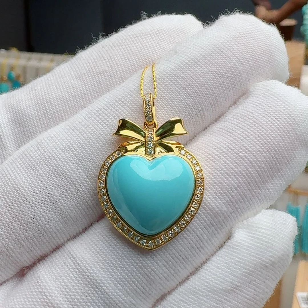 绿松石18K金镶嵌颈饰吊坠