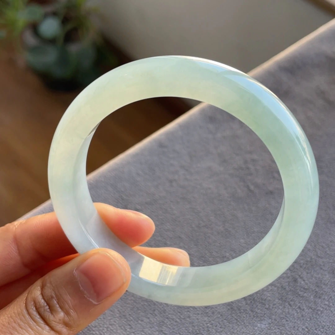 翡翠未镶嵌手镯冰透