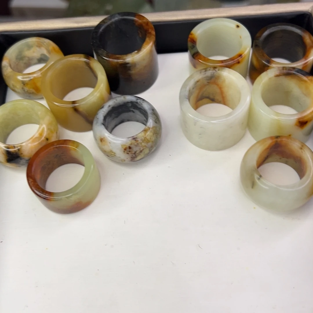 慕***白岫玉未镶嵌颈饰挣钱