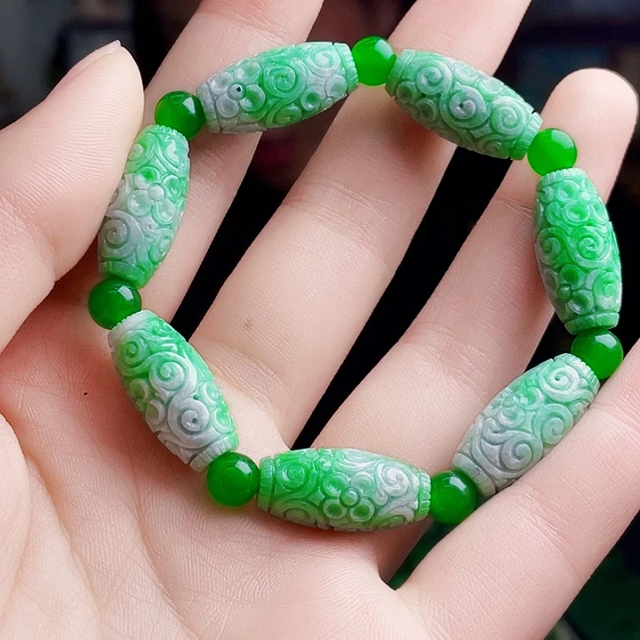 翡翠未镶嵌颈饰多样性