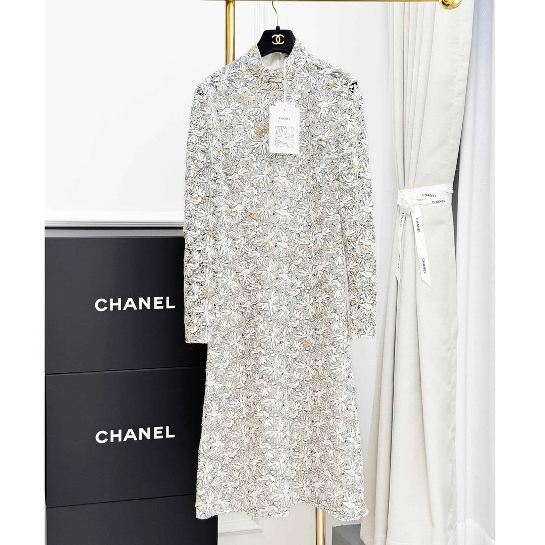 99新 Chanel/香奈儿 34码22C秀款徽章蕾丝刺绣和平鸽立领连衣裙