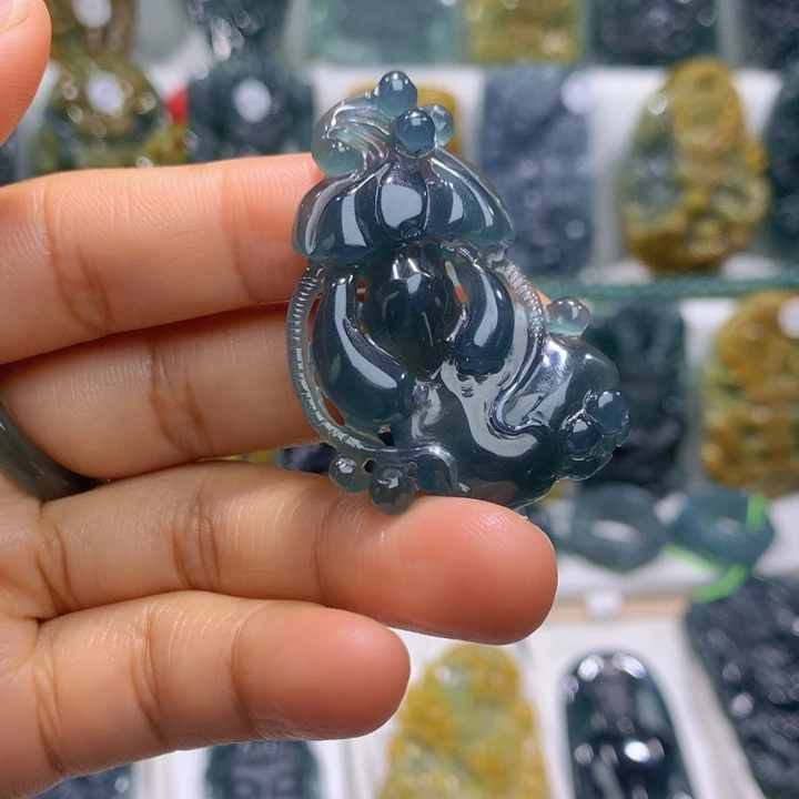 吊坠(不含链)未镶嵌翡翠