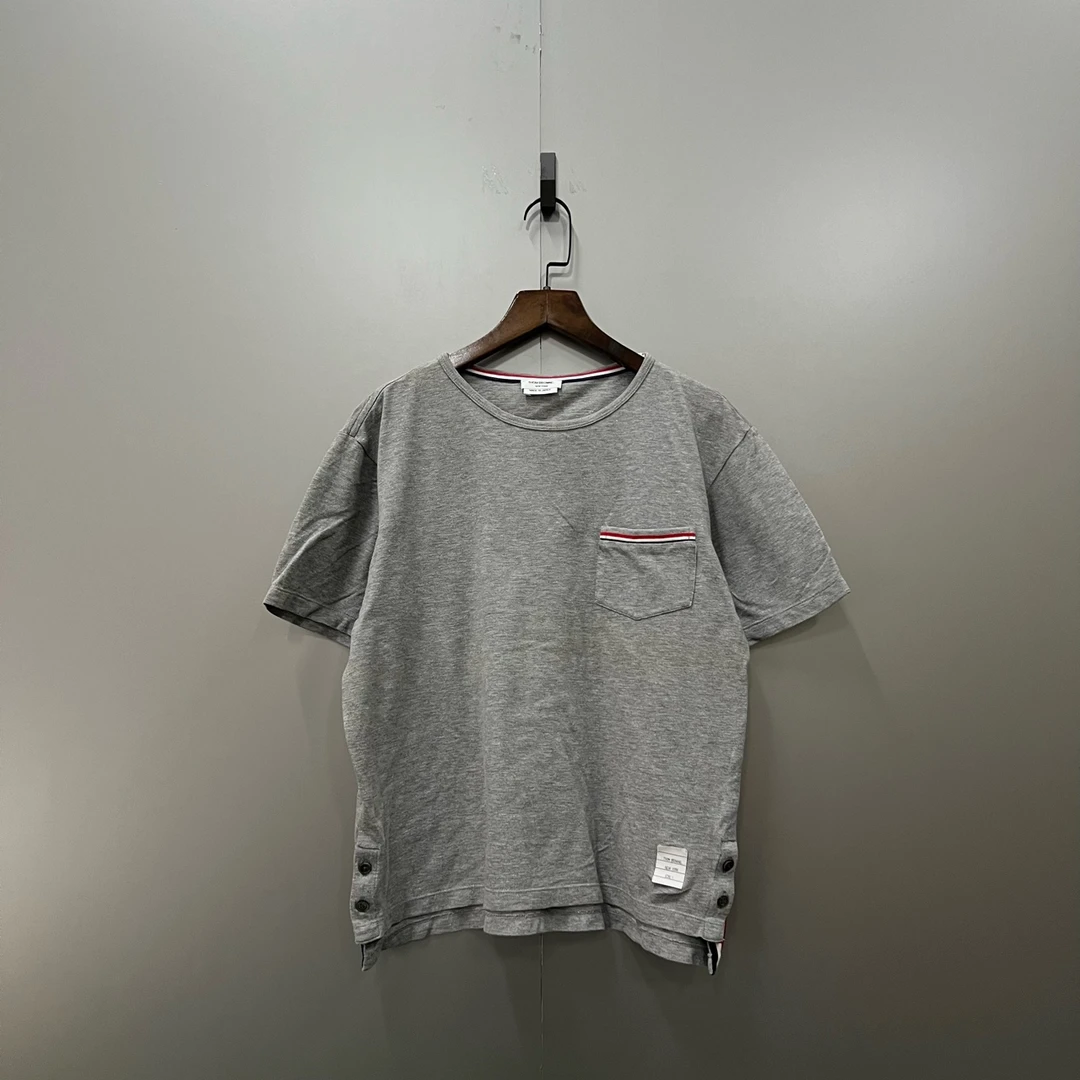 95新 THOMBROWNE （cc2）灰色条纹短袖 1码/ ki300821