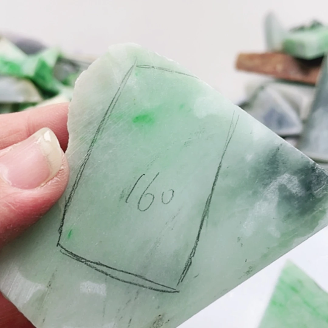 【闪购商品】翡翠颈饰未镶嵌熊*A货