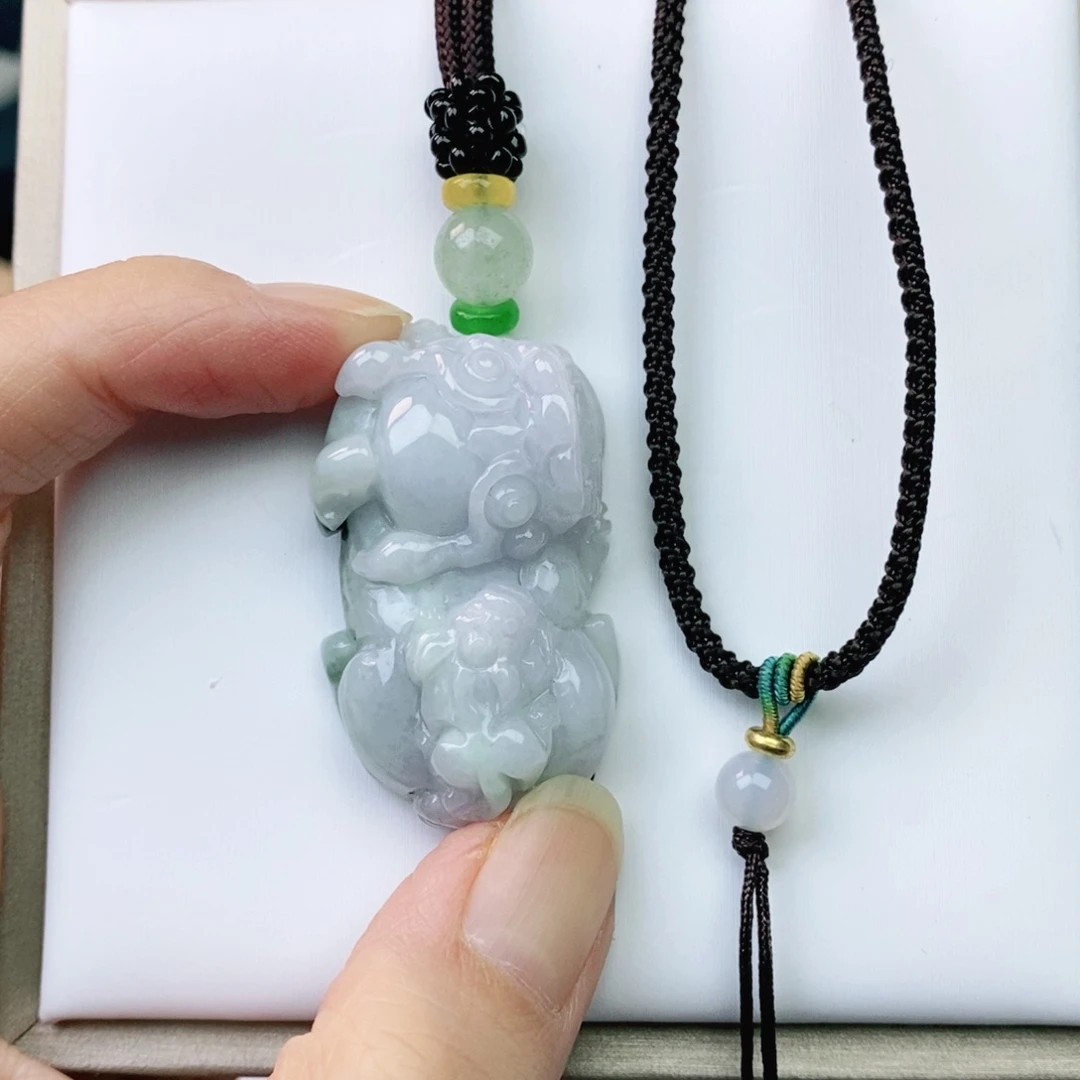 @***&翡翠未镶嵌颈饰貔貅