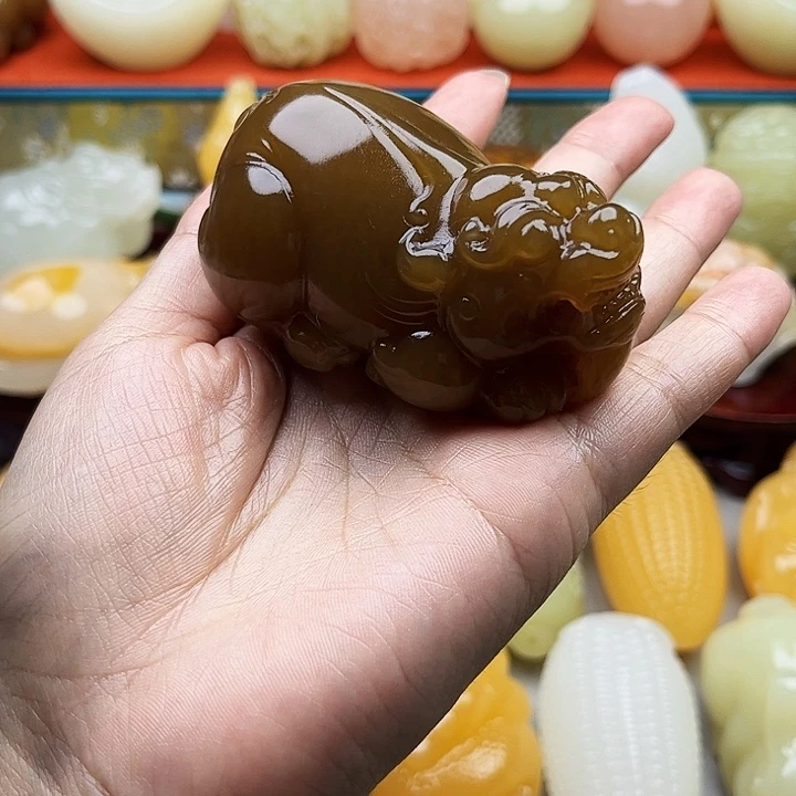 用***平石材貔貅手把摆件