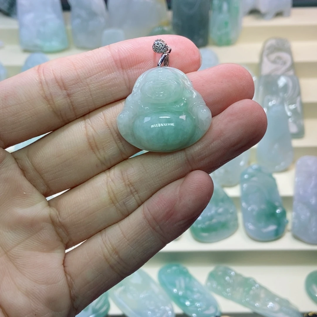 翡翠未镶嵌颈饰佛公