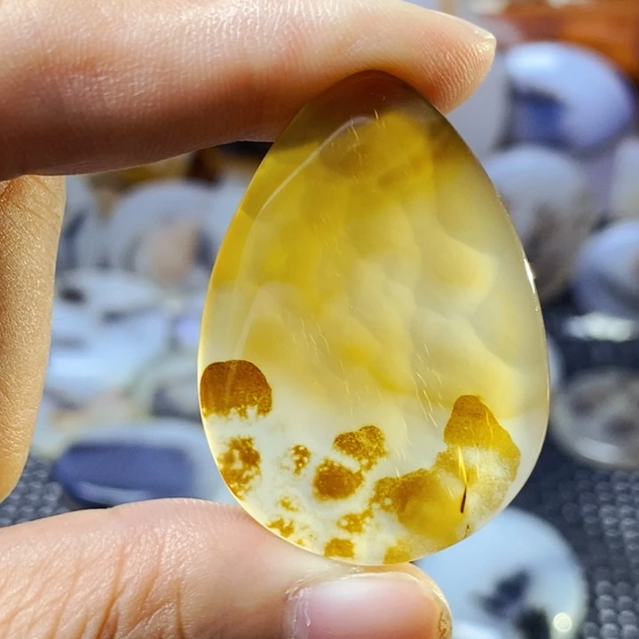 玛瑙/玉髓未镶嵌珠宝半成品