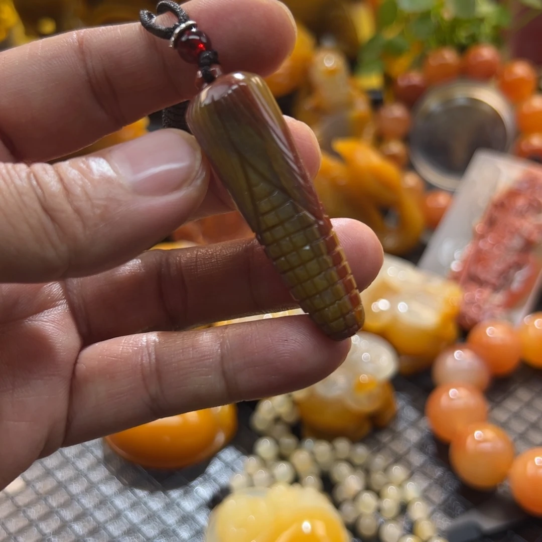 石英质玉未镶嵌颈饰