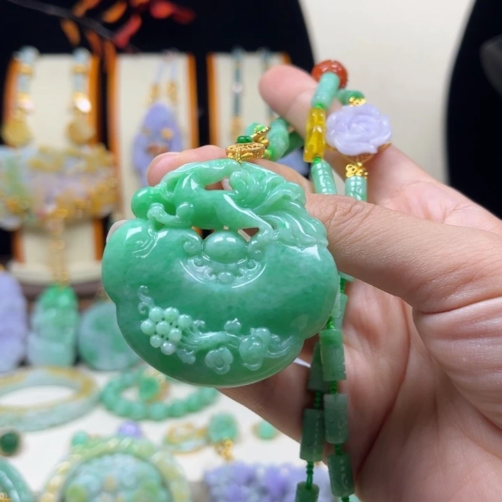幸****翡翠未镶嵌项链天然翡翠