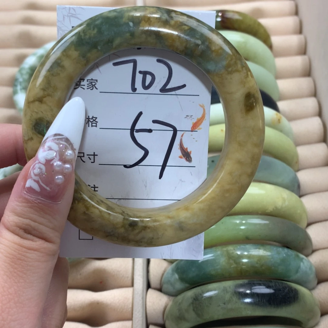 【闪购商品】未镶嵌蛇纹石玉手镯