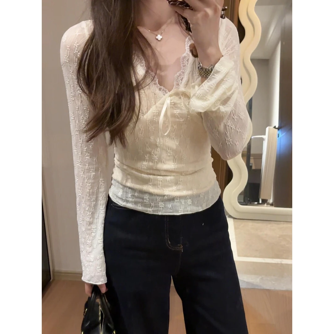 【现货】纯欲别致设计感蕾丝花边长袖打底衫女高级感花纹肌理感上衣