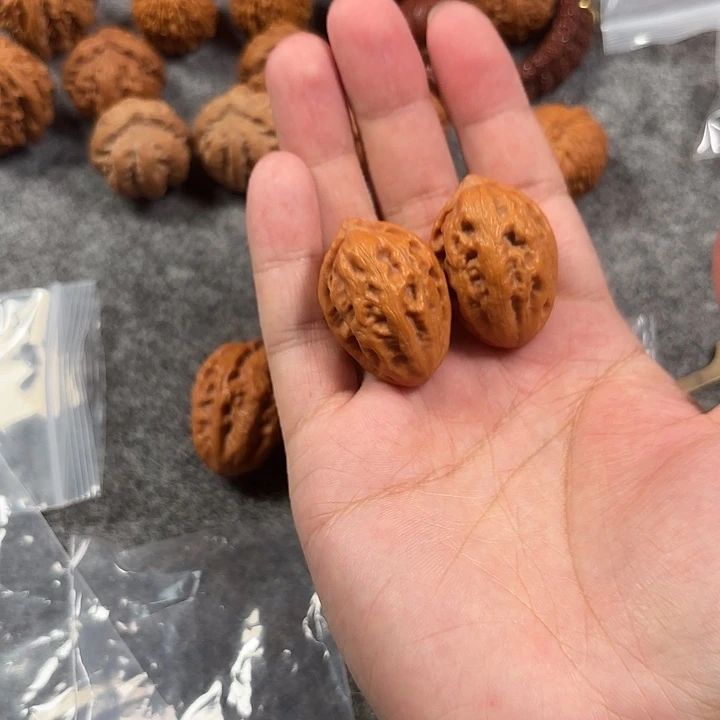 文玩核桃吊坠大瓜条