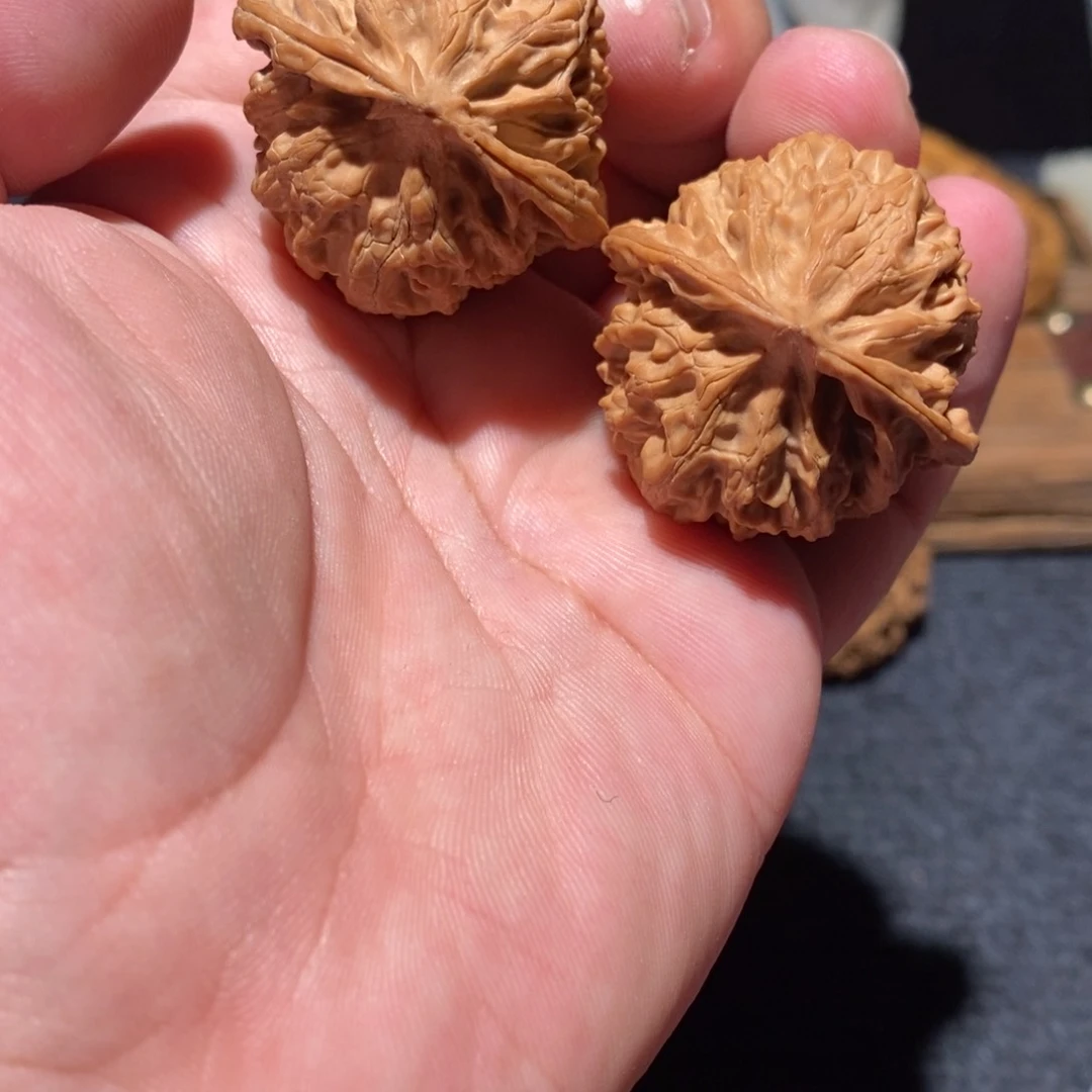 文玩核桃吊坠苹果