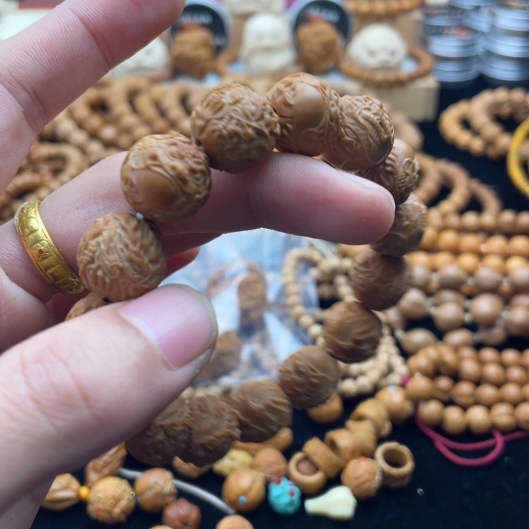 ***、猴头核桃吊坠手串