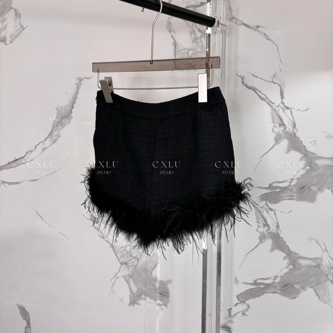 节日氛围感气质浪漫拼接鸵鸟毛版型巨美高腰短裤2481
