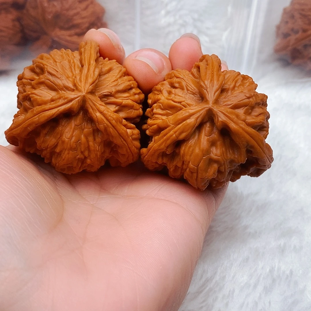 先***店文玩核桃吊坠三棱
