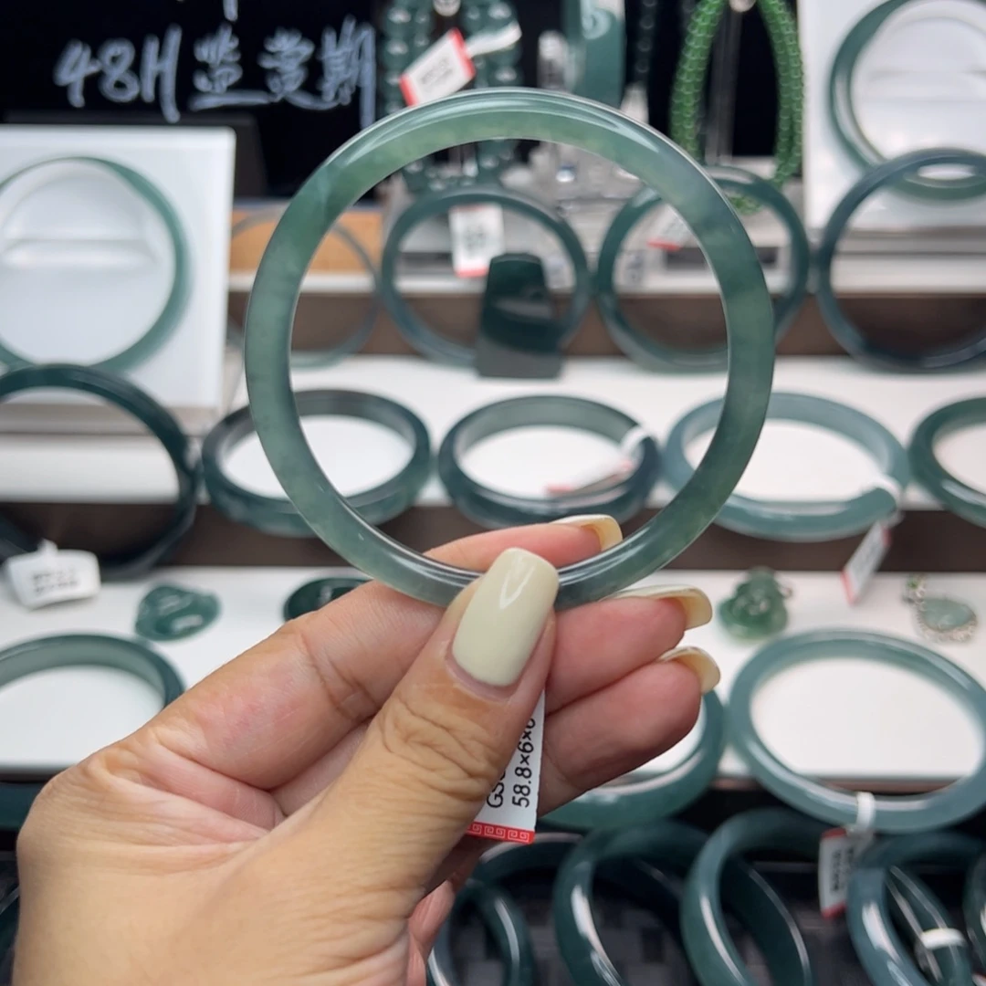 翡翠手镯未镶嵌翡翠（福利款不退不换）