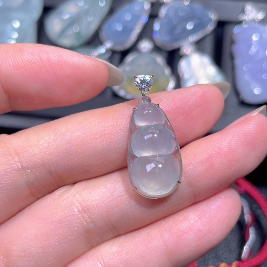 颈饰18K金镶嵌翡翠翡翠