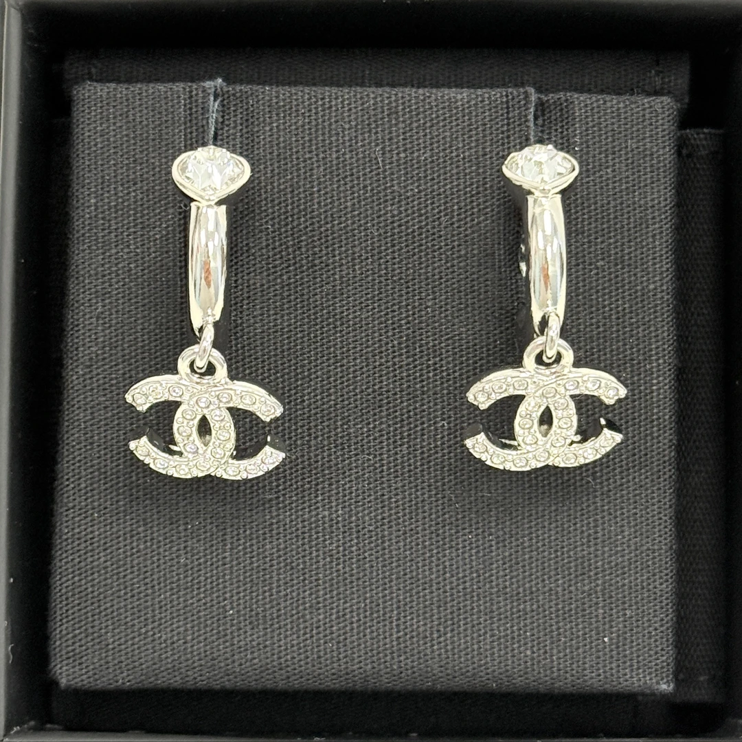 未使用 Chanel/香奈儿 25S银色双C吊坠 爱心 耳钉耳环