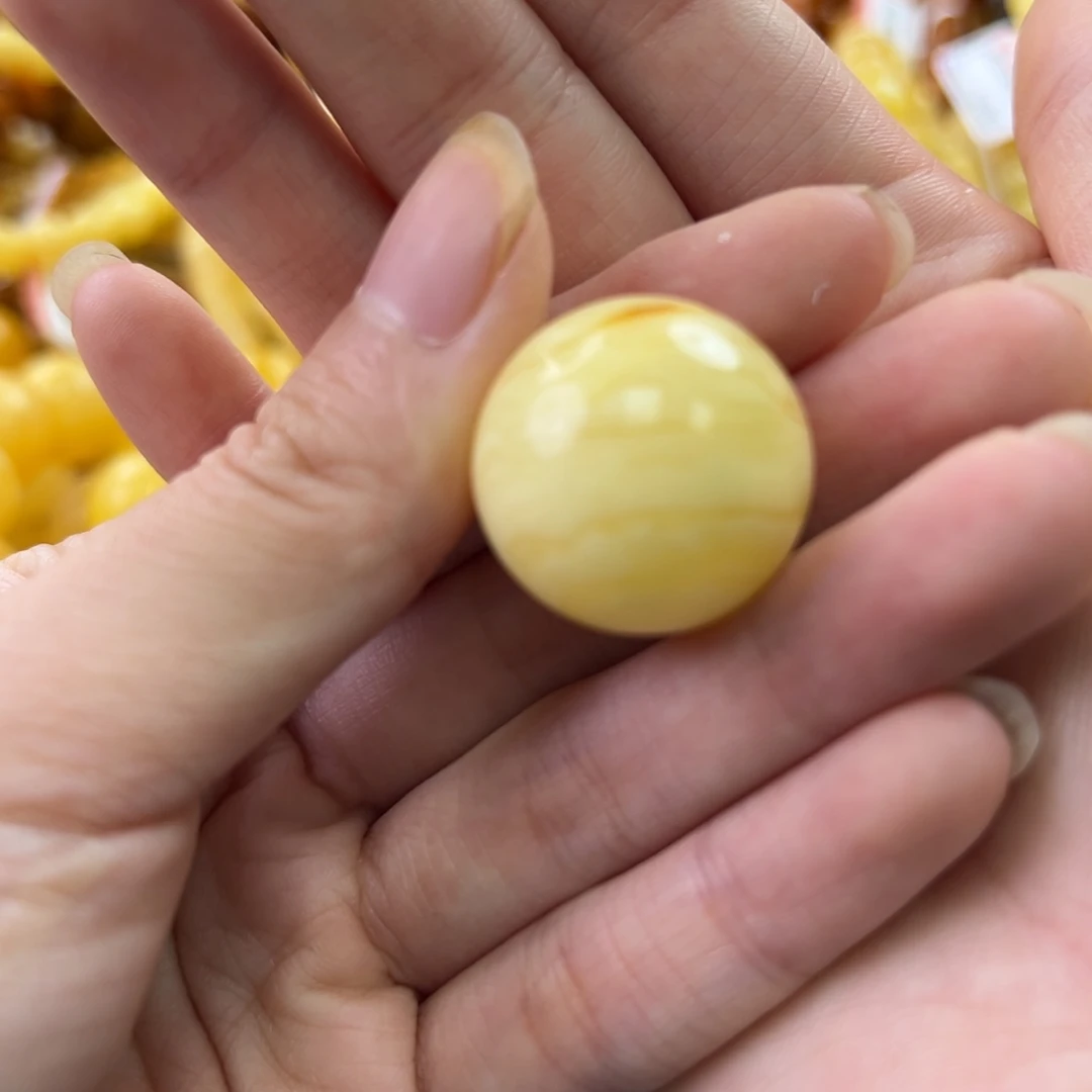 未镶嵌琥珀珠宝奇石