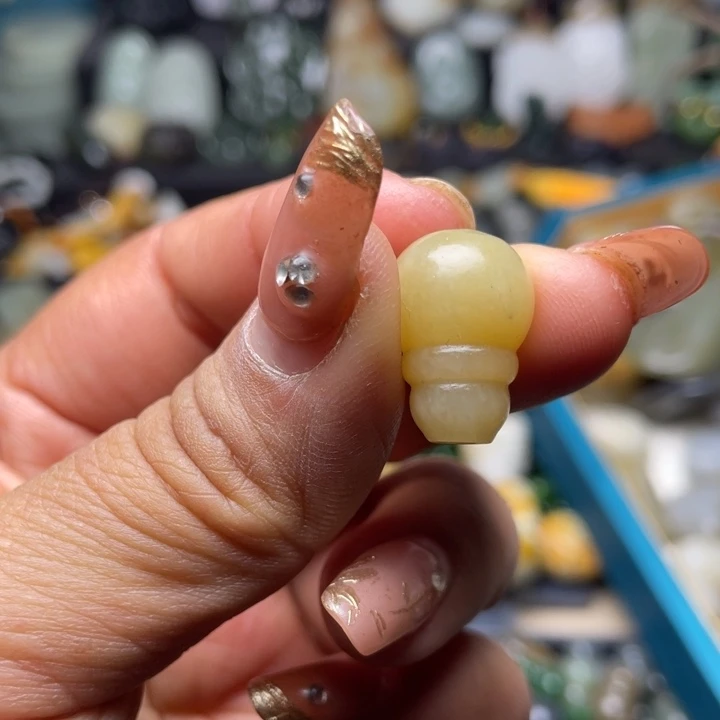 和田玉未镶嵌珠宝半成品